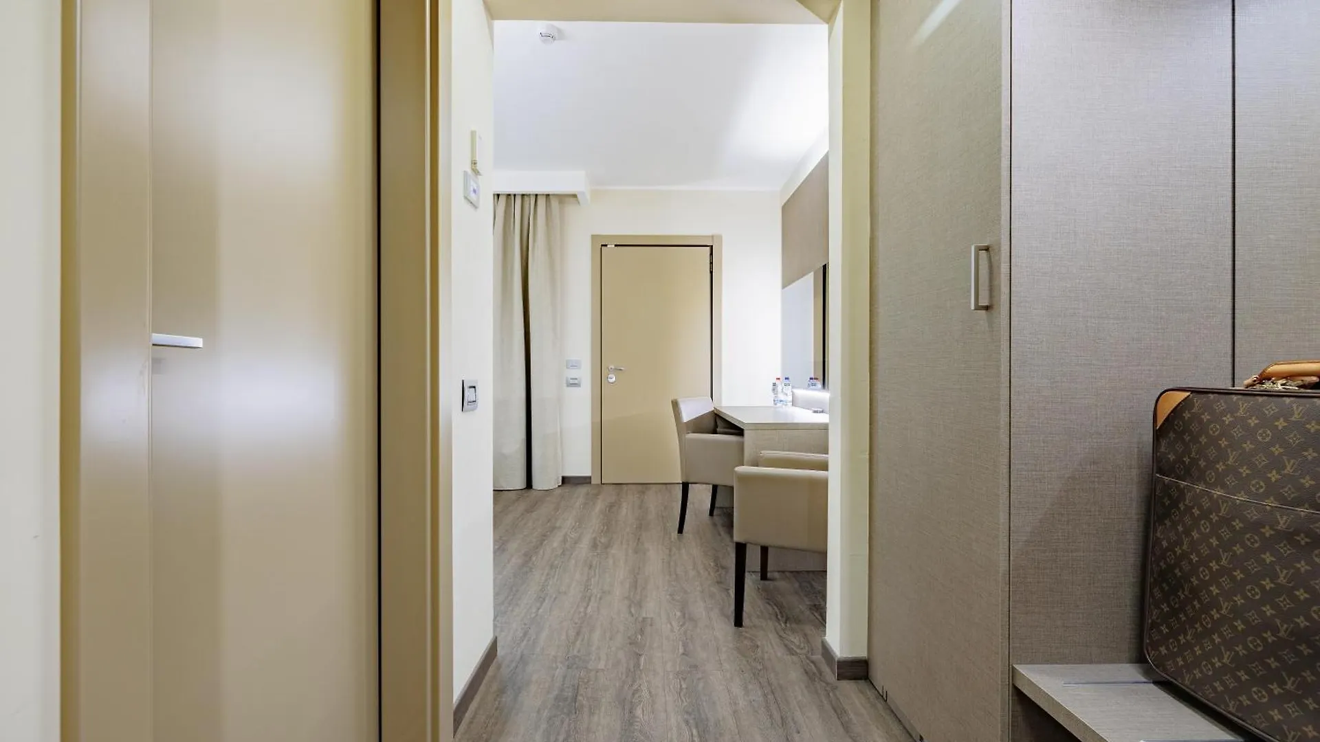 Just Hotel Saronno 4*,