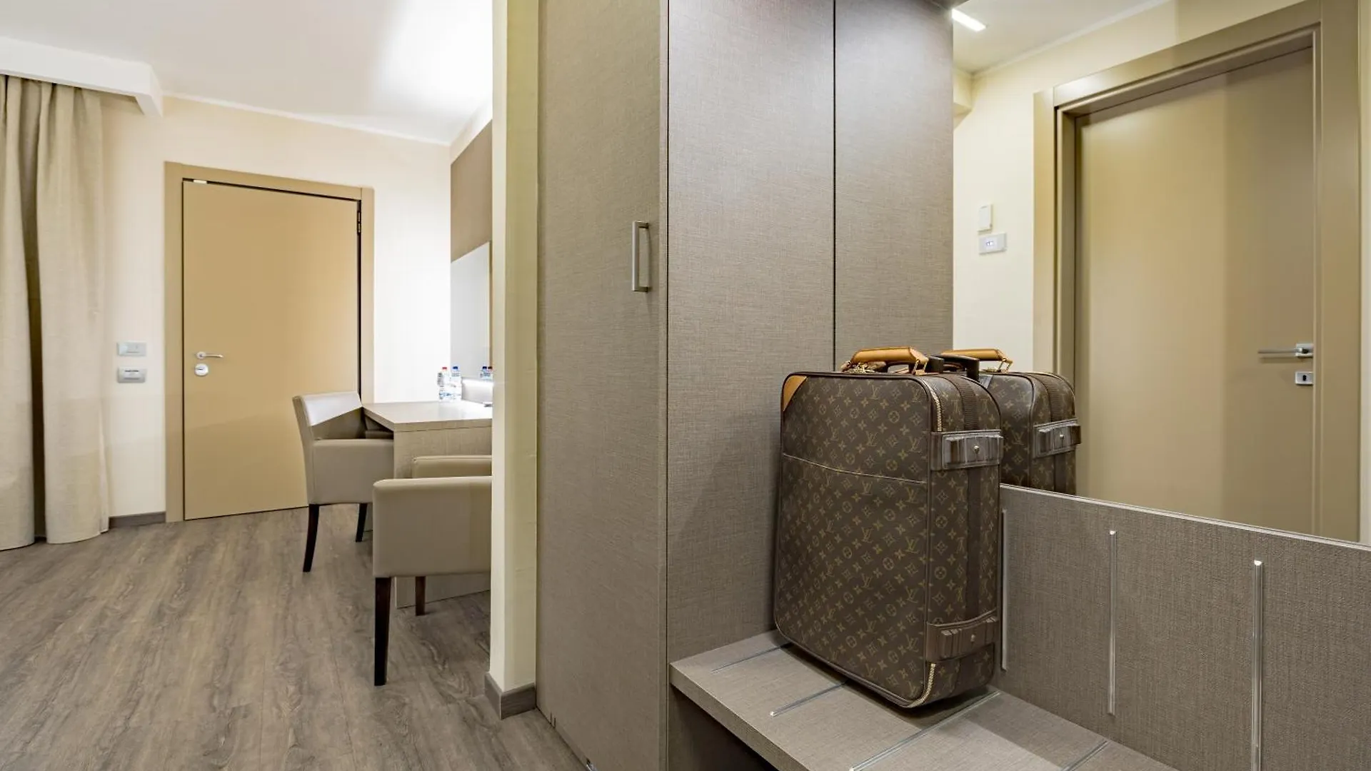 Just Hotel Saronno